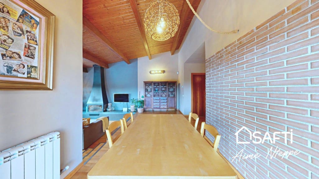 5 sypialnia Willa na sprzedaż w Sant Julia de Ramis z basenem - 650 000 € (Ref: 9865053)