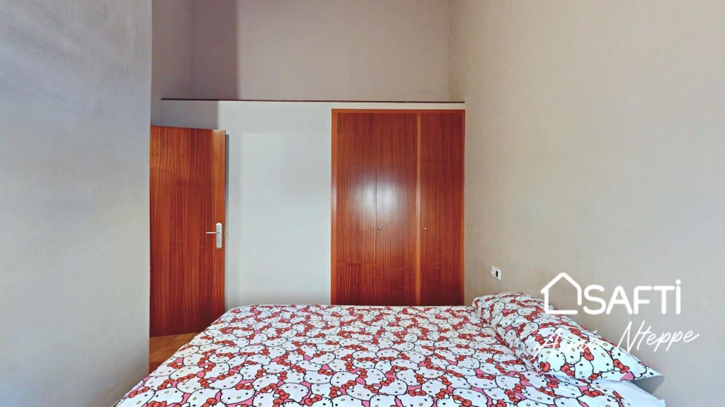 5 sypialnia Willa na sprzedaż w Sant Julia de Ramis z basenem - 650 000 € (Ref: 9865053)