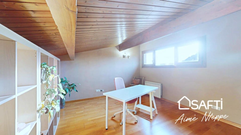 5 sypialnia Willa na sprzedaż w Sant Julia de Ramis z basenem - 650 000 € (Ref: 9865053)