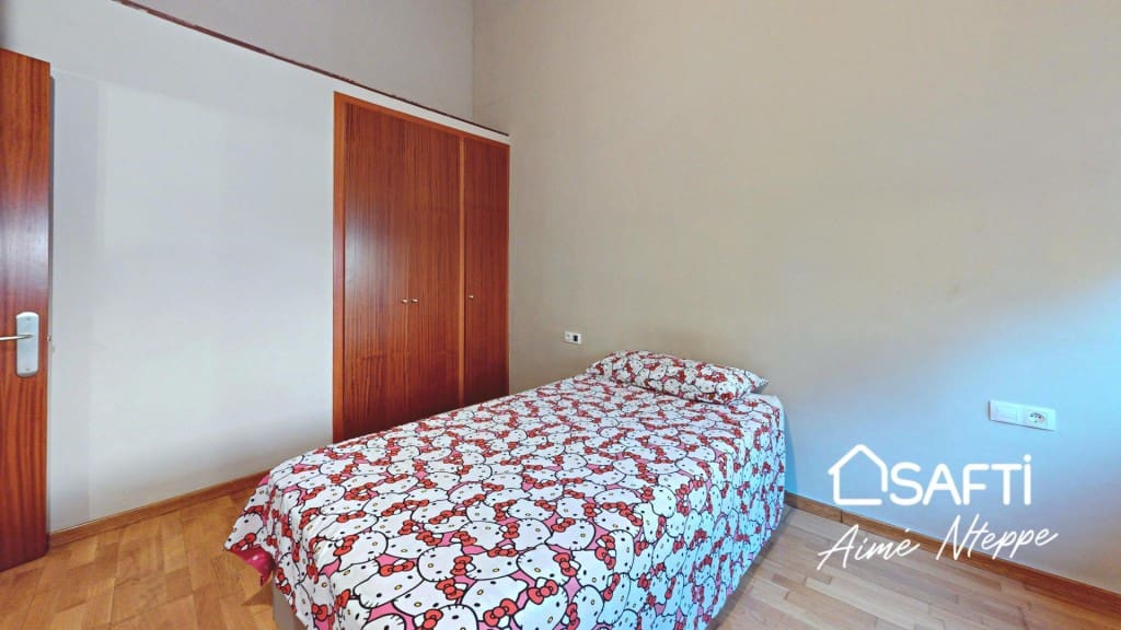 5 sypialnia Willa na sprzedaż w Sant Julia de Ramis z basenem - 650 000 € (Ref: 9865053)