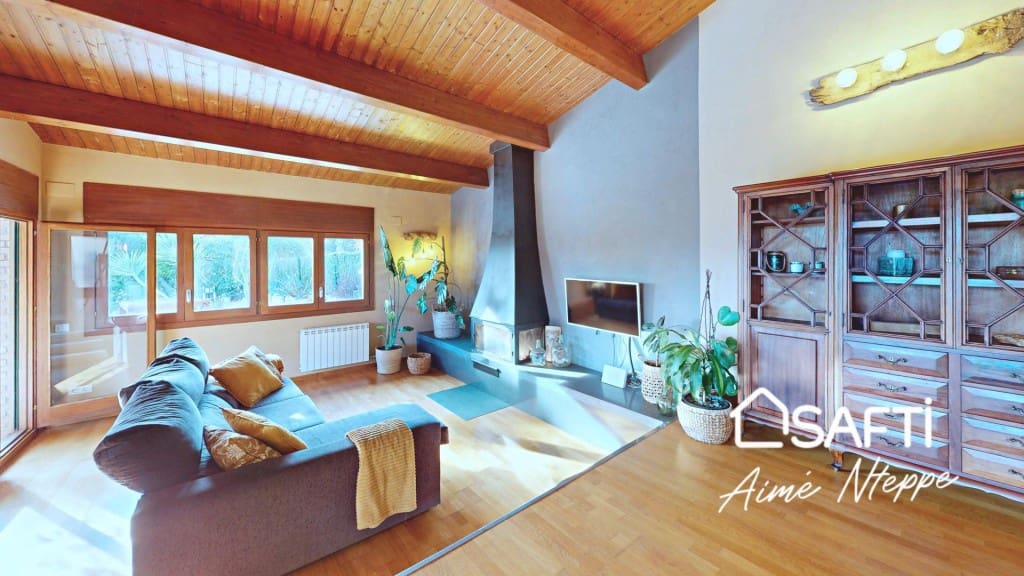 5 sypialnia Willa na sprzedaż w Sant Julia de Ramis z basenem - 650 000 € (Ref: 9865053)