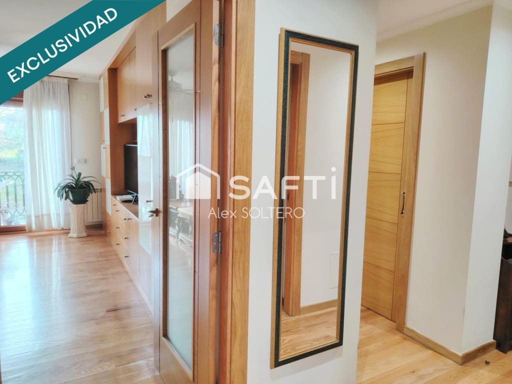 2 bedroom Apartment for sale in Nigran with pool garage - € 360,000 (Ref: 9865055)