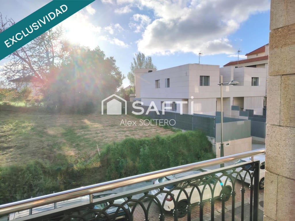 2 bedroom Apartment for sale in Nigran with pool garage - € 360,000 (Ref: 9865055)