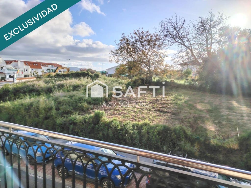 2 bedroom Apartment for sale in Nigran with pool garage - € 360,000 (Ref: 9865055)