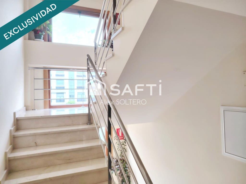 2 bedroom Apartment for sale in Nigran with pool garage - € 360,000 (Ref: 9865055)