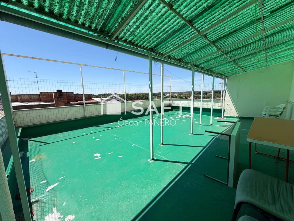 7 bedroom Apartment for sale in Leon city - € 390,000 (Ref: 9865061)