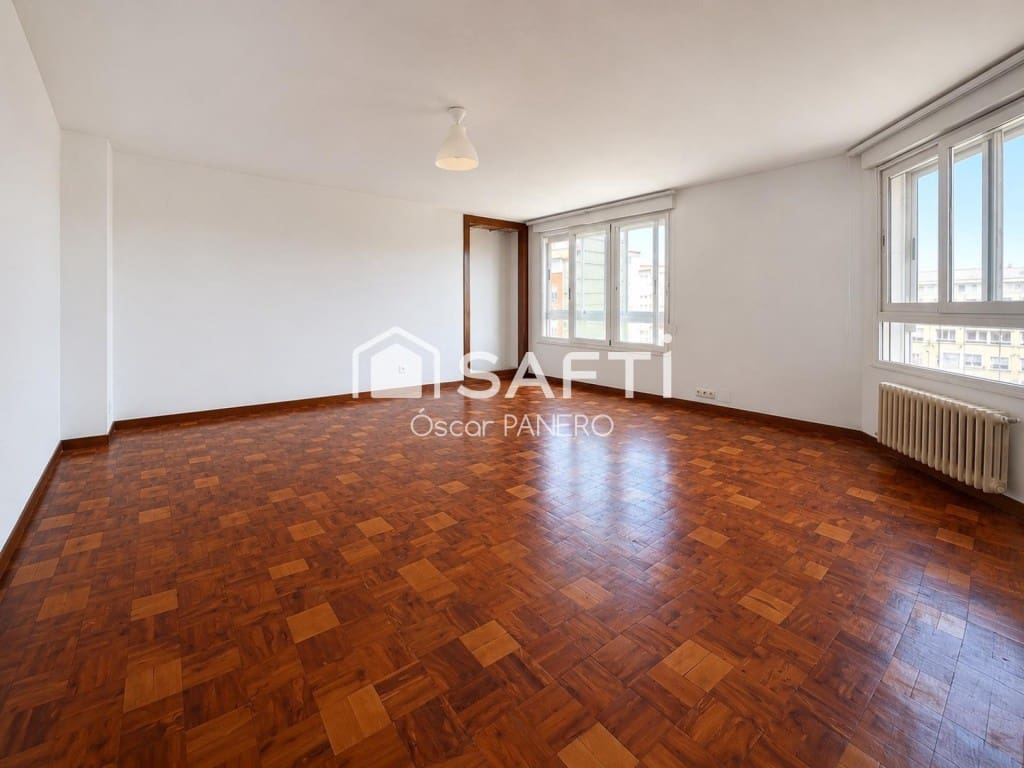 7 bedroom Apartment for sale in Leon city - € 390,000 (Ref: 9865061)
