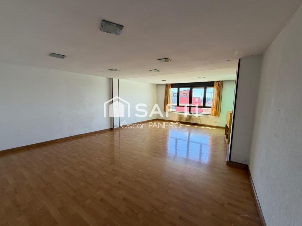 7 bedroom Apartment for sale in Leon city - € 390,000 (Ref: 9865061)