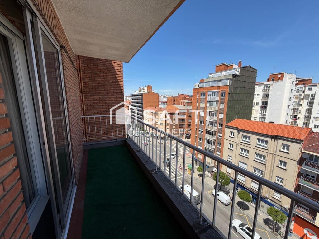 7 bedroom Apartment for sale in Leon city - € 390,000 (Ref: 9865061)