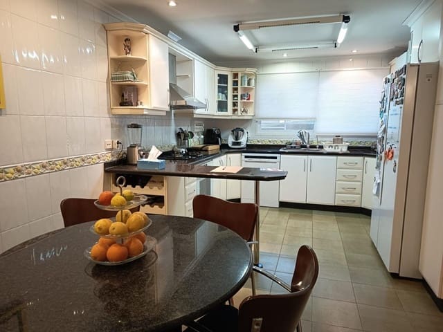 5 soveværelse Villa til salg i Petrel / Petrer med garage - € 294.000 (Ref: 9866860)