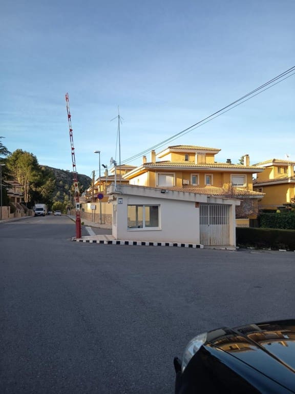 5 soveværelse Villa til salg i Petrel / Petrer med garage - € 294.000 (Ref: 9866860)