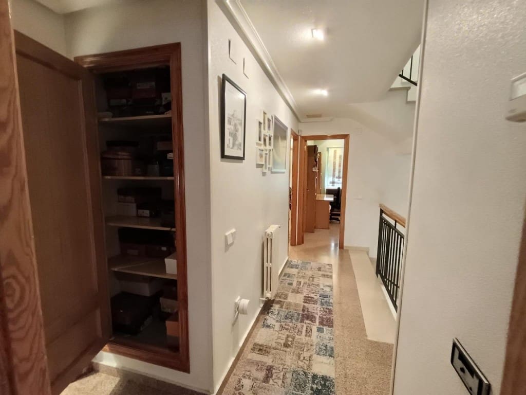 5 soveværelse Villa til salg i Petrel / Petrer med garage - € 294.000 (Ref: 9866860)