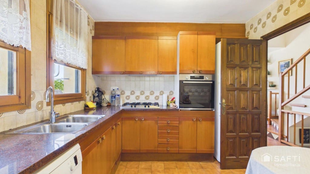 4 bedroom Terraced Villa for sale in Calella de Palafrugell with pool garage - € 1,050,000 (Ref: 9866867)