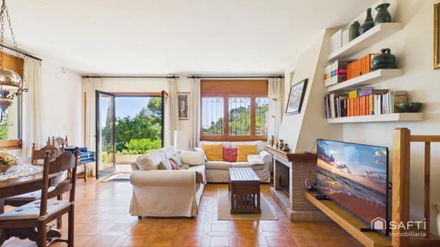 4 sypialnia Dom szeregowy na sprzedaż w Calella de Palafrugell, Palafrugell z basenem garażem - 1 050 000 € (Ref: 9866867)