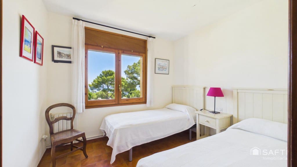 4 bedroom Terraced Villa for sale in Calella de Palafrugell with pool garage - € 1,050,000 (Ref: 9866867)
