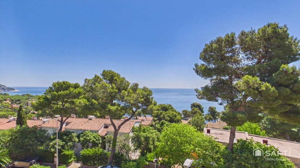 4 bedroom Terraced Villa for sale in Calella de Palafrugell with pool garage - € 1,050,000 (Ref: 9866867)