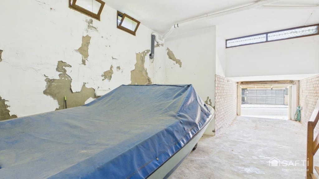 4 bedroom Terraced Villa for sale in Calella de Palafrugell with pool garage - € 1,050,000 (Ref: 9866867)