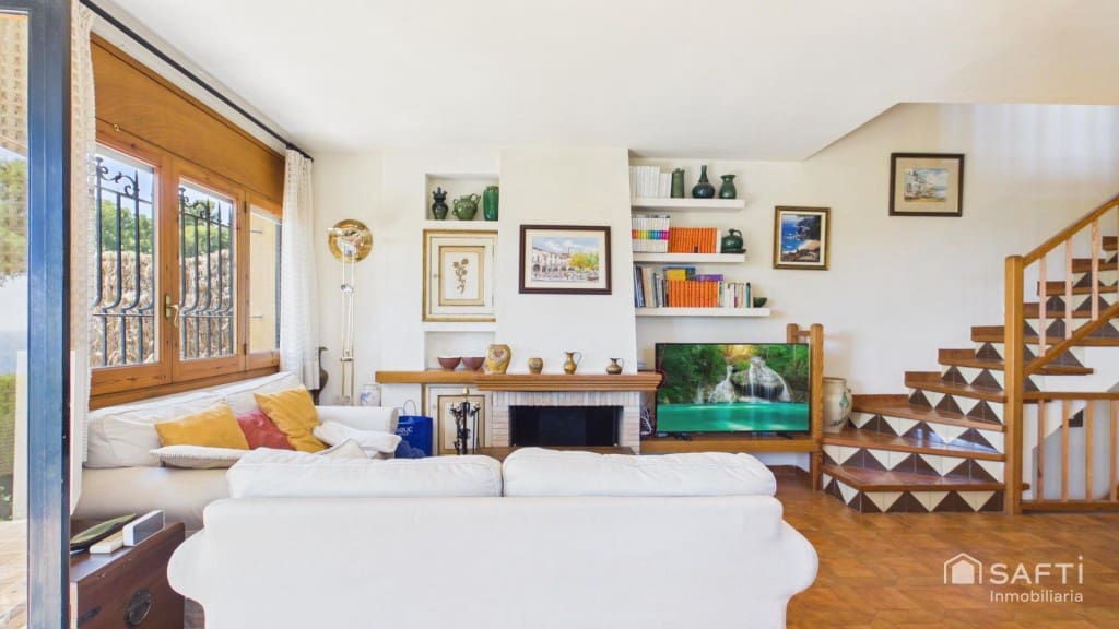 4 bedroom Terraced Villa for sale in Calella de Palafrugell with pool garage - € 1,050,000 (Ref: 9866867)