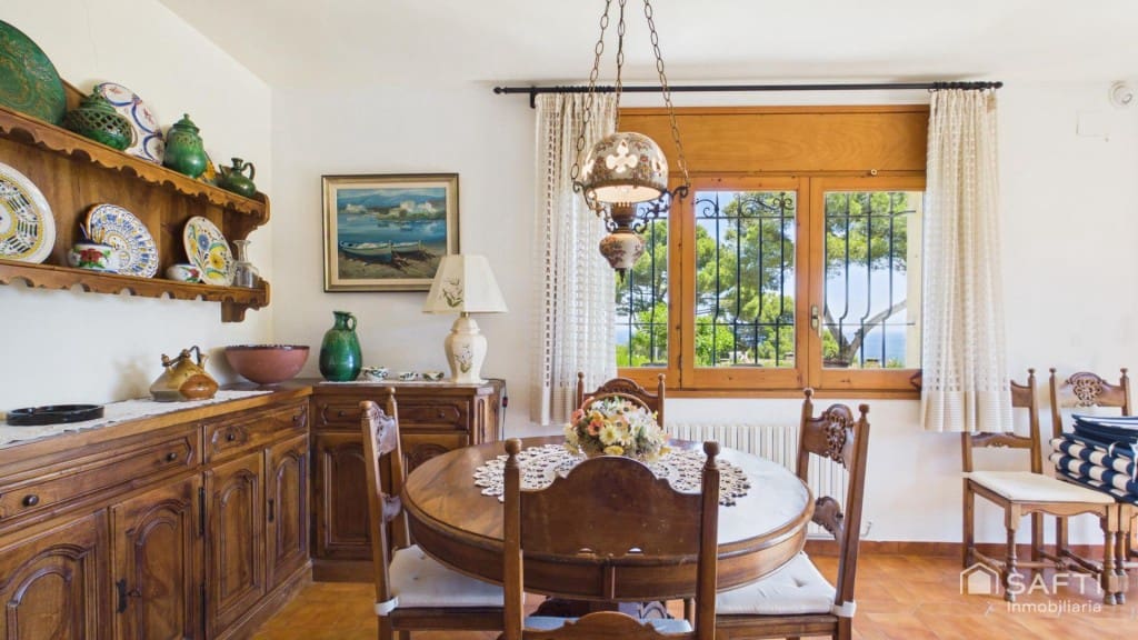 4 bedroom Terraced Villa for sale in Calella de Palafrugell with pool garage - € 1,050,000 (Ref: 9866867)