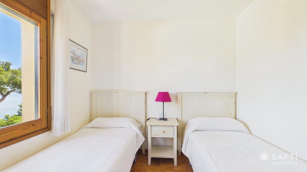 4 bedroom Terraced Villa for sale in Calella de Palafrugell with pool garage - € 1,050,000 (Ref: 9866867)