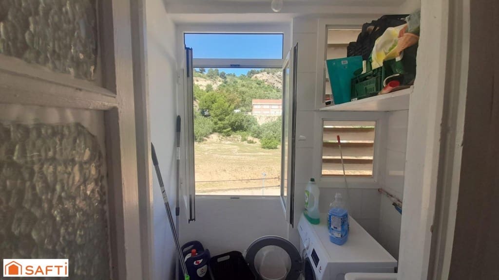 3 bedroom Apartment for sale in Sant Carles de la Rapita - € 85,000 (Ref: 9866872)