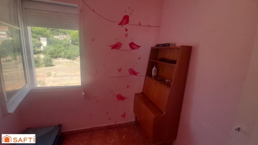 3 bedroom Apartment for sale in Sant Carles de la Rapita - € 85,000 (Ref: 9866872)