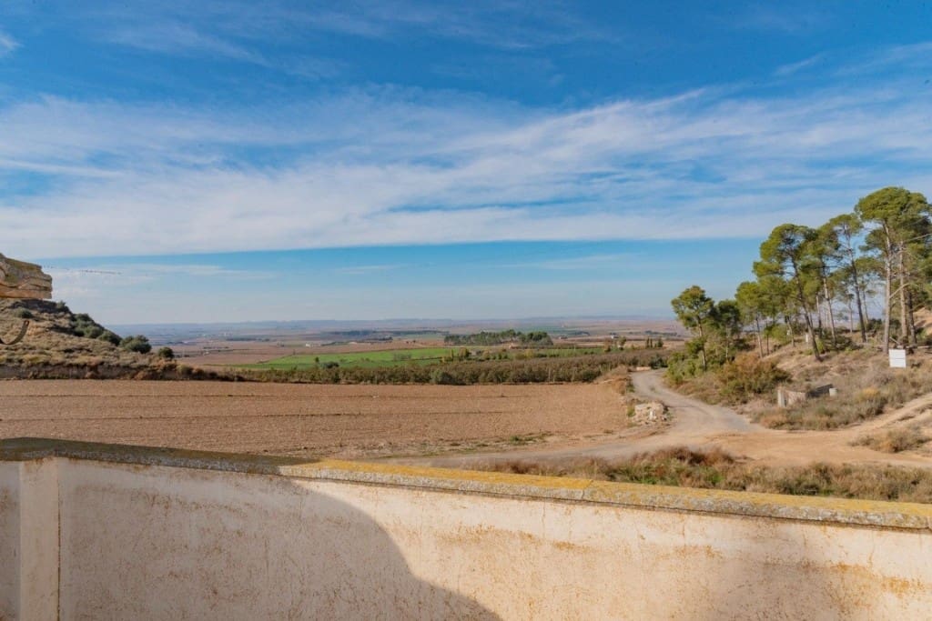 12 bedroom Finca/Country House for sale in Lleida city - € 450,000 (Ref: 9866874)