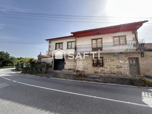 5 bedroom Terraced Villa for sale in Poio with garage - € 250,000 (Ref: 9866877)