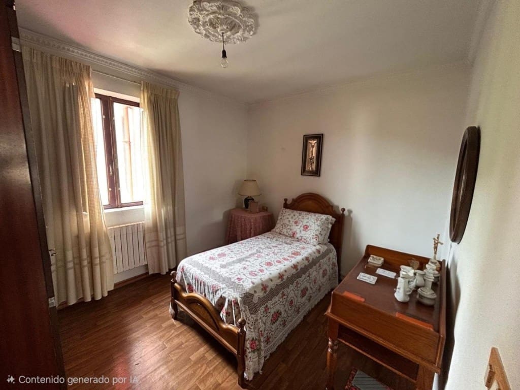 5 bedroom Terraced Villa for sale in Poio with garage - € 250,000 (Ref: 9866877)