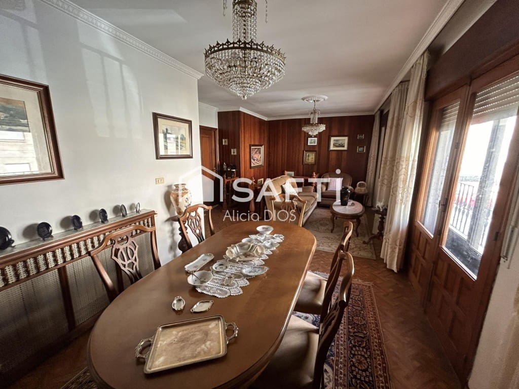 5 bedroom Terraced Villa for sale in Poio with garage - € 250,000 (Ref: 9866877)
