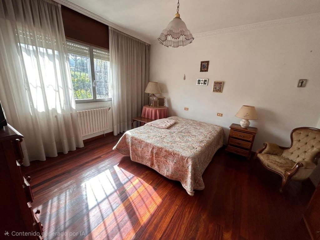 5 bedroom Terraced Villa for sale in Poio with garage - € 250,000 (Ref: 9866877)