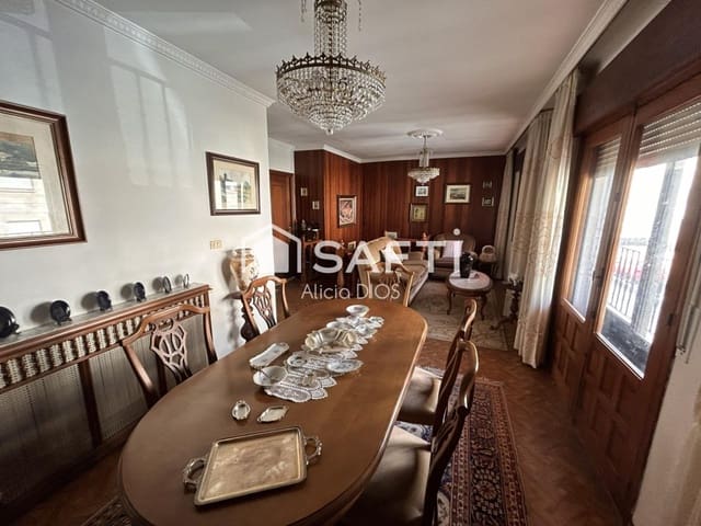 5 bedroom Terraced Villa for sale in Poio with garage - € 250,000 (Ref: 9866877)