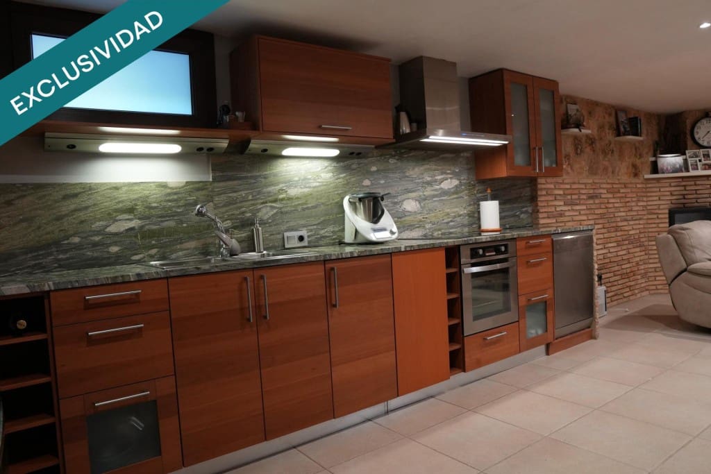 4 makuuhuone Huvila myytävänä paikassa Santa Cristina d'Aro mukana uima-altaan 
autotalli - 1 049 500 € (Ref: 9868474)