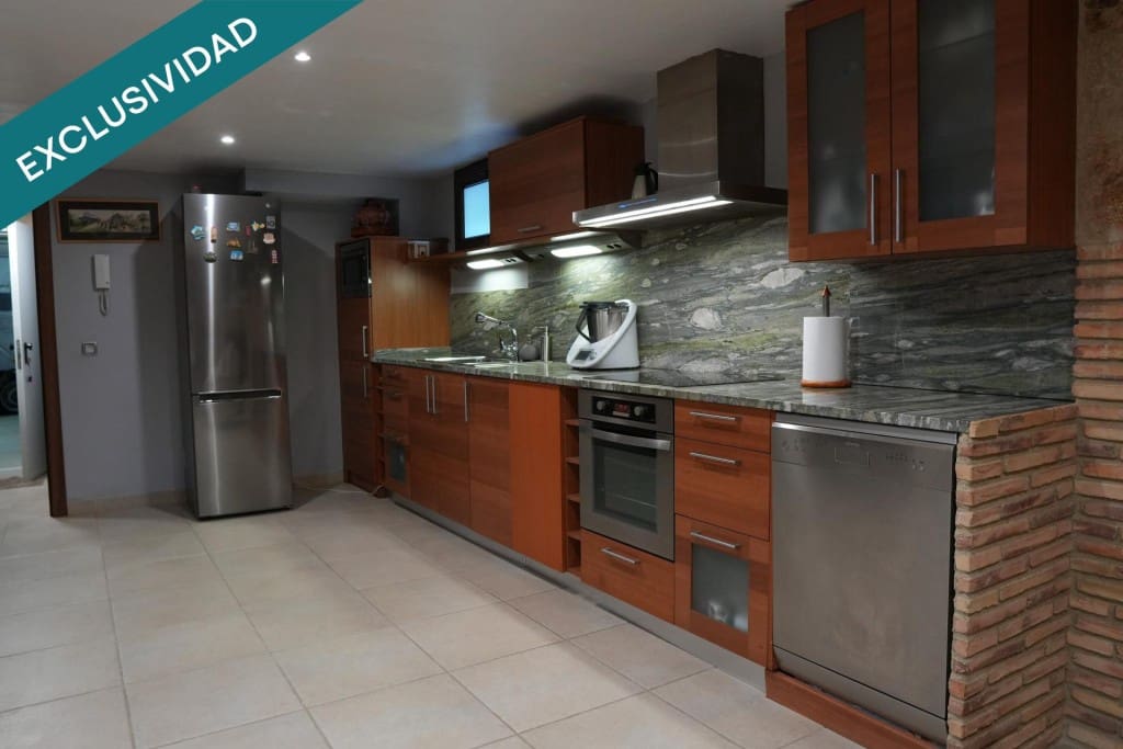 4 makuuhuone Huvila myytävänä paikassa Santa Cristina d'Aro mukana uima-altaan 
autotalli - 1 049 500 € (Ref: 9868474)
