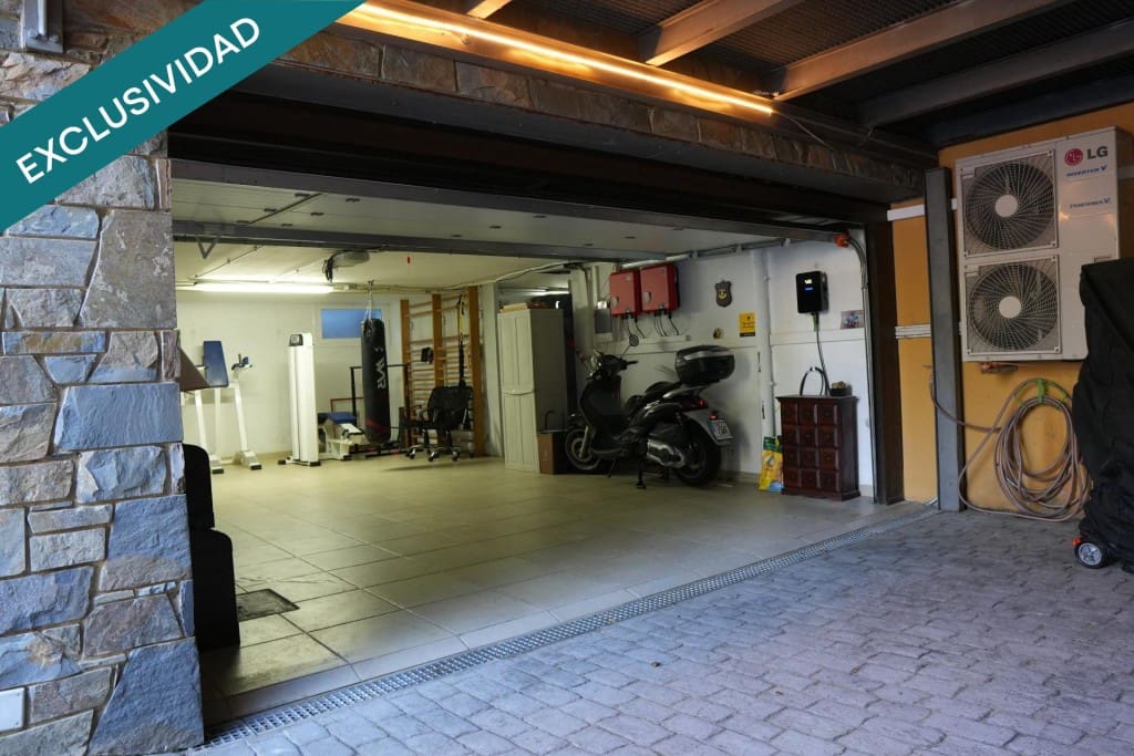 4 makuuhuone Huvila myytävänä paikassa Santa Cristina d'Aro mukana uima-altaan 
autotalli - 1 049 500 € (Ref: 9868474)