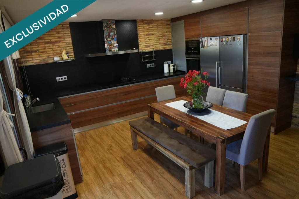 4 makuuhuone Huvila myytävänä paikassa Santa Cristina d'Aro mukana uima-altaan 
autotalli - 1 049 500 € (Ref: 9868474)