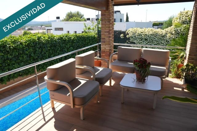 4 soveværelse Villa til salg i Santa Cristina d'Aro med swimmingpool garage - € 1.049.500 (Ref: 9868474)