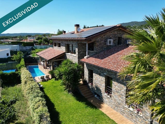 4 makuuhuone Huvila myytävänä paikassa Santa Cristina d'Aro mukana uima-altaan 
autotalli - 1 049 500 € (Ref: 9868474)