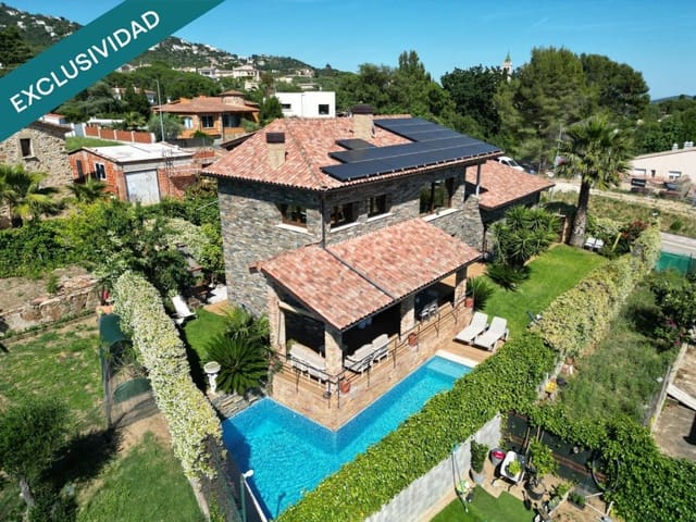 4 makuuhuone Huvila myytävänä paikassa Santa Cristina d'Aro mukana uima-altaan 
autotalli - 1 049 500 € (Ref: 9868474)