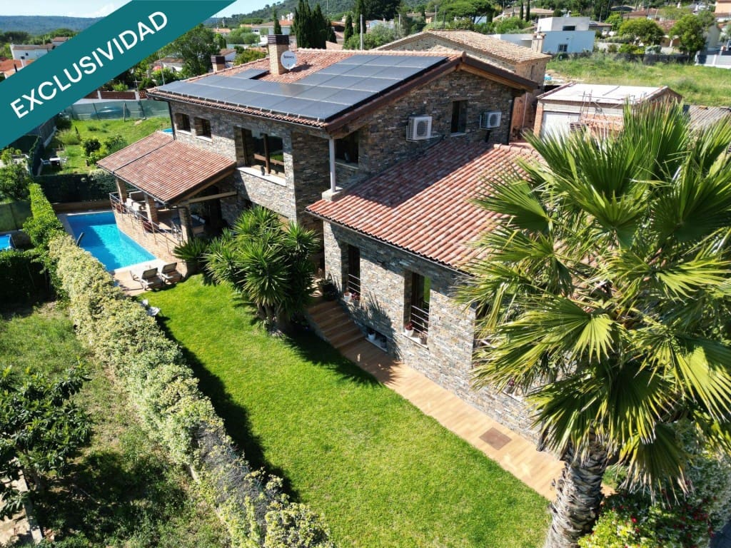 4 makuuhuone Huvila myytävänä paikassa Santa Cristina d'Aro mukana uima-altaan 
autotalli - 1 049 500 € (Ref: 9868474)