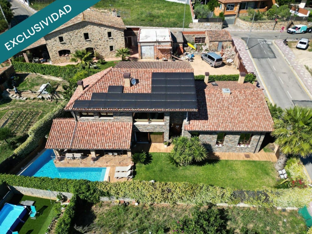 4 makuuhuone Huvila myytävänä paikassa Santa Cristina d'Aro mukana uima-altaan 
autotalli - 1 049 500 € (Ref: 9868474)