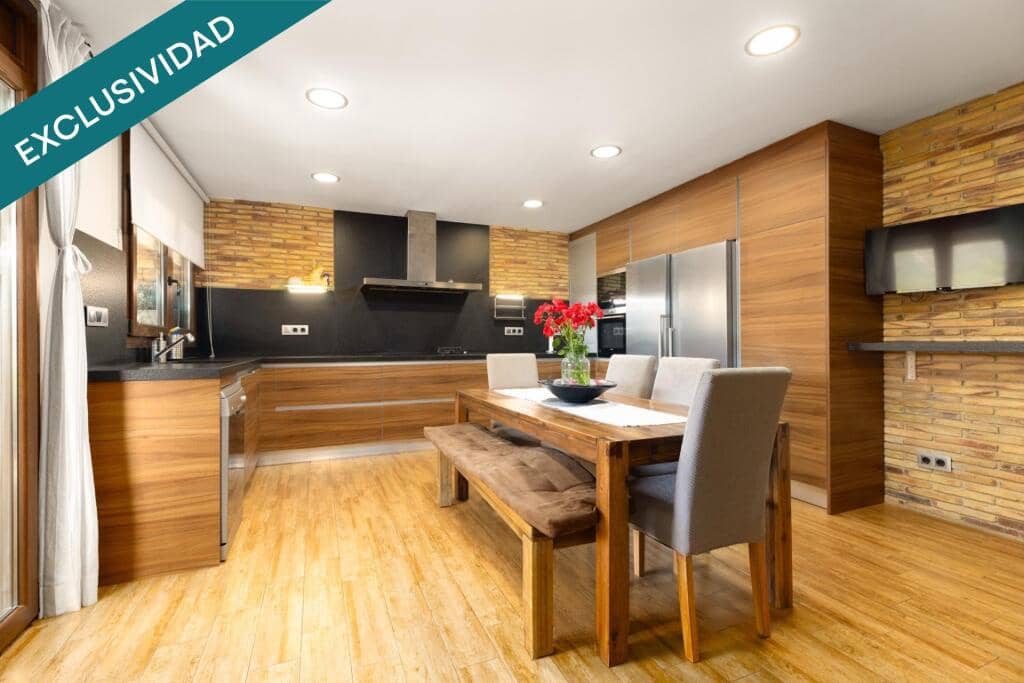 4 sypialnia Willa na sprzedaż w Santa Cristina d'Aro z basenem garażem - 999 500 € (Ref: 9868474)