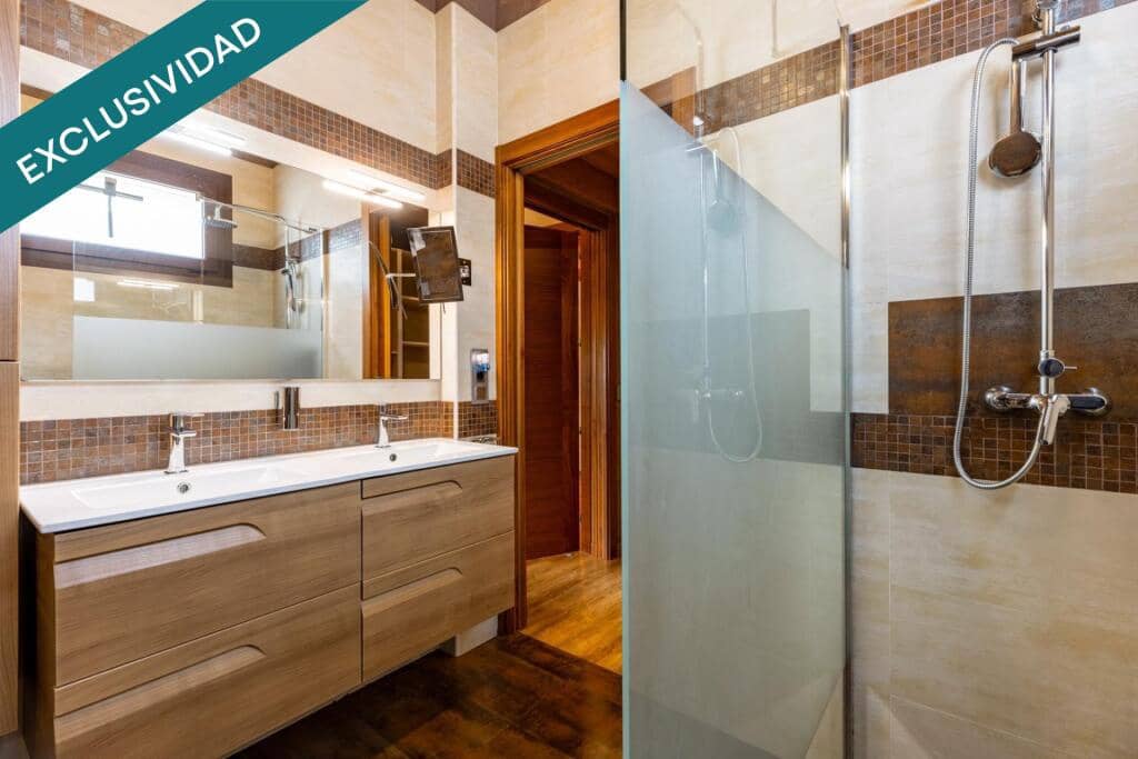 4 sypialnia Willa na sprzedaż w Santa Cristina d'Aro z basenem garażem - 999 500 € (Ref: 9868474)