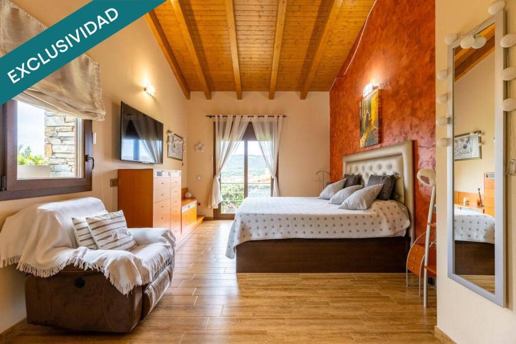 4 sypialnia Willa na sprzedaż w Santa Cristina d'Aro z basenem garażem - 999 500 € (Ref: 9868474)