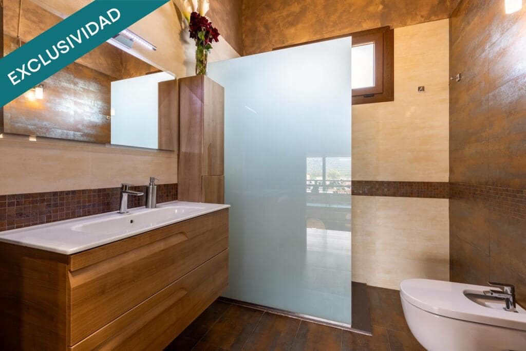 4 sypialnia Willa na sprzedaż w Santa Cristina d'Aro z basenem garażem - 999 500 € (Ref: 9868474)