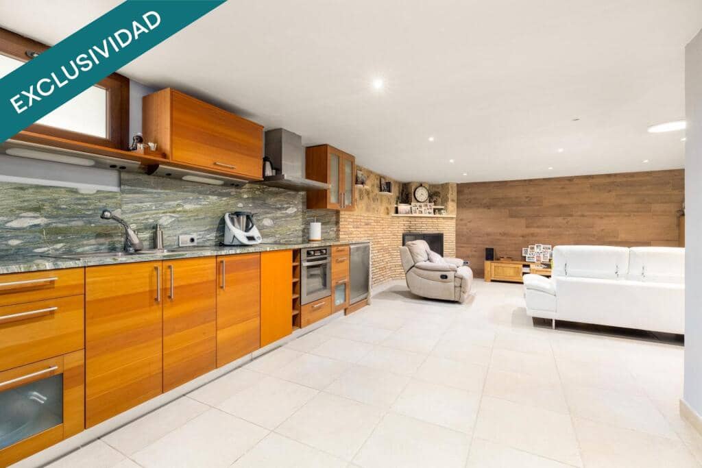 4 sypialnia Willa na sprzedaż w Santa Cristina d'Aro z basenem garażem - 999 500 € (Ref: 9868474)