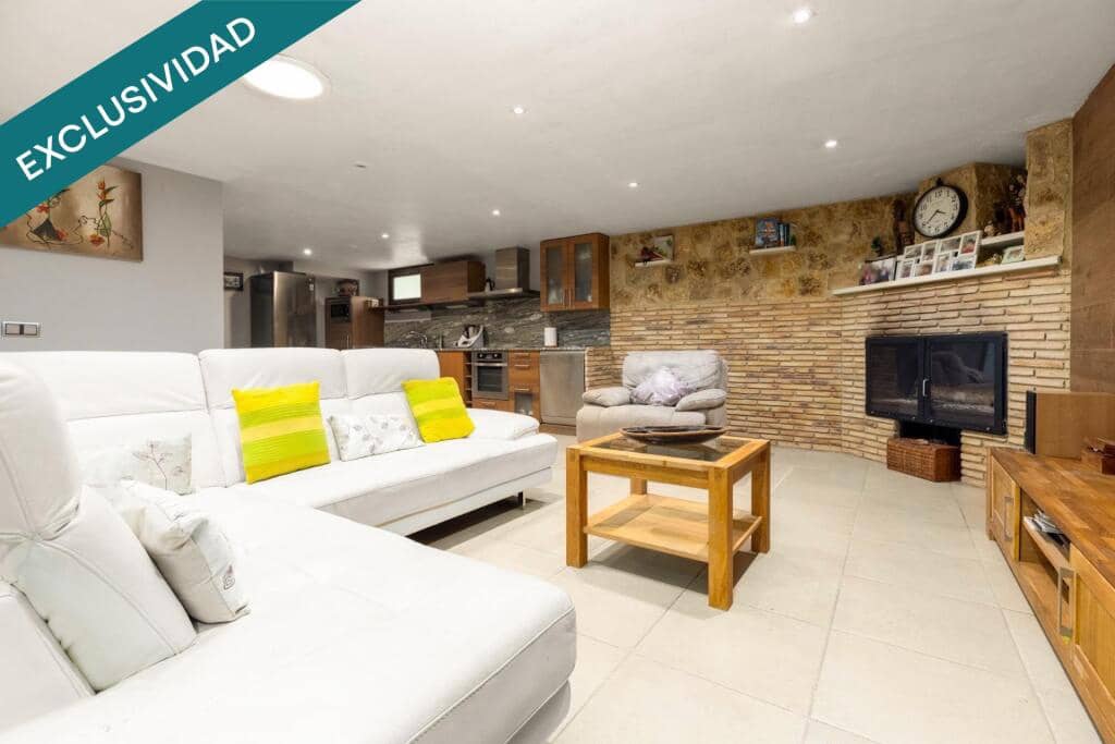 4 sypialnia Willa na sprzedaż w Santa Cristina d'Aro z basenem garażem - 999 500 € (Ref: 9868474)