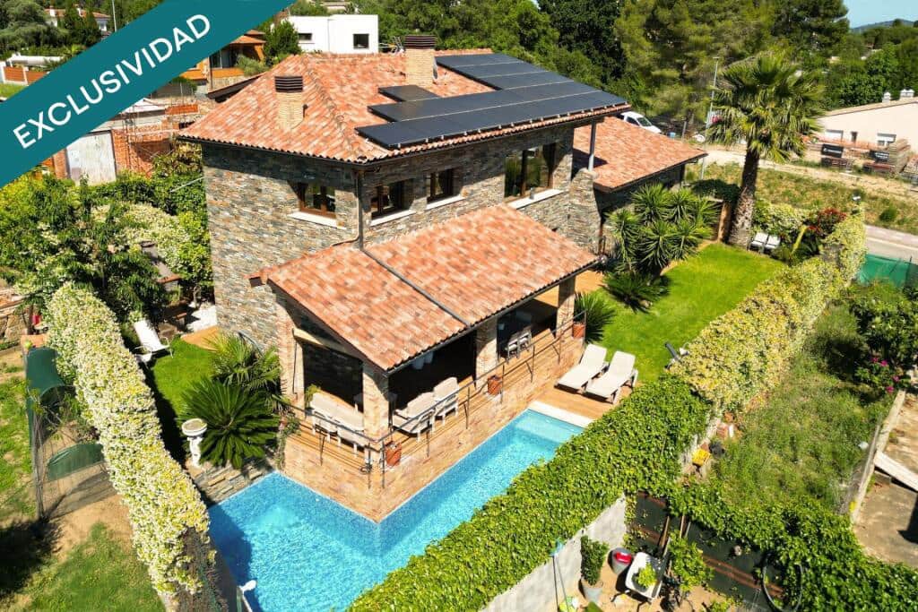 4 sypialnia Willa na sprzedaż w Santa Cristina d'Aro z basenem garażem - 999 500 € (Ref: 9868474)