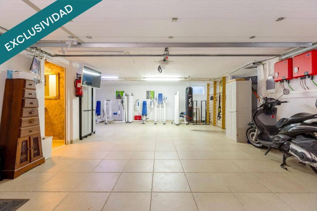 4 sypialnia Willa na sprzedaż w Santa Cristina d'Aro z basenem garażem - 999 500 € (Ref: 9868474)
