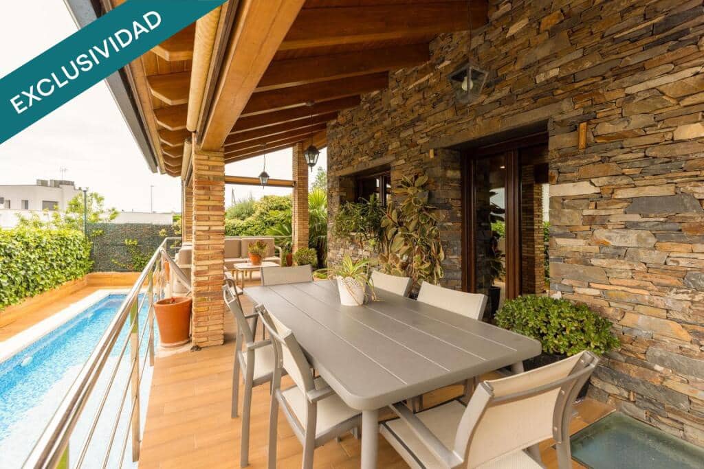 4 sypialnia Willa na sprzedaż w Santa Cristina d'Aro z basenem garażem - 999 500 € (Ref: 9868474)